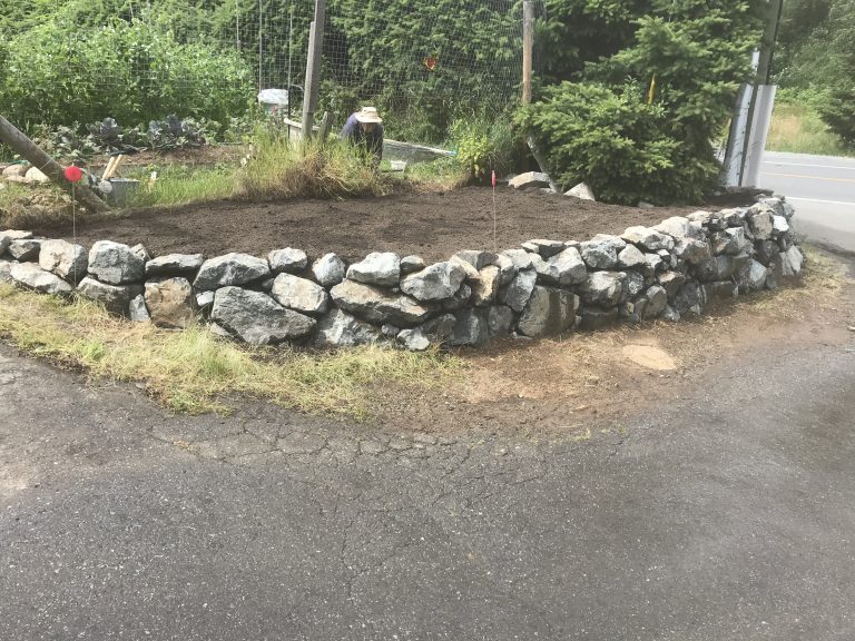 Boulder Dry Stack Retaining Wall